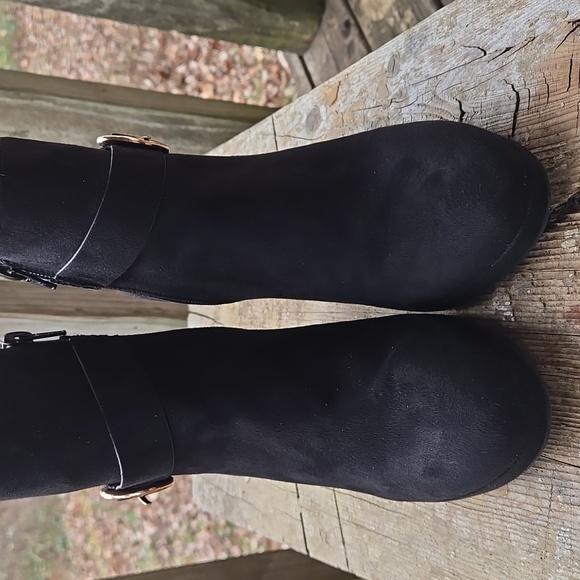 LC LAUREN CONRAD Black Faux Suede Ankle Booties. Size 8W. Like New! - Picture 3 of 16